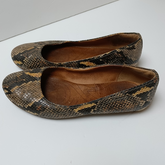 Clarks Snake Print & Embossed Ballet Flats Size 8 - Picture 2 of 7